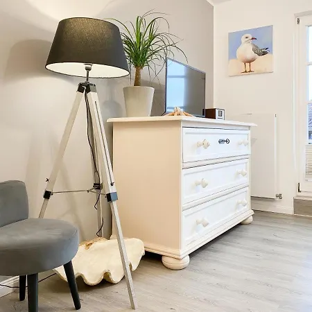 Hochwertige Ferienwohnung In Ruhiger, Strandnaher Lage